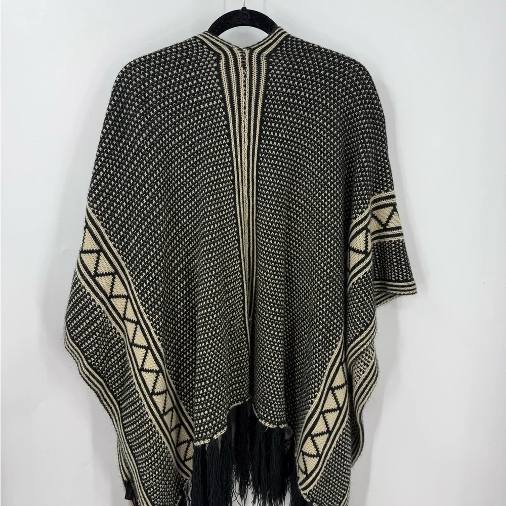 Francesca's Black and Cream Knit Poncho